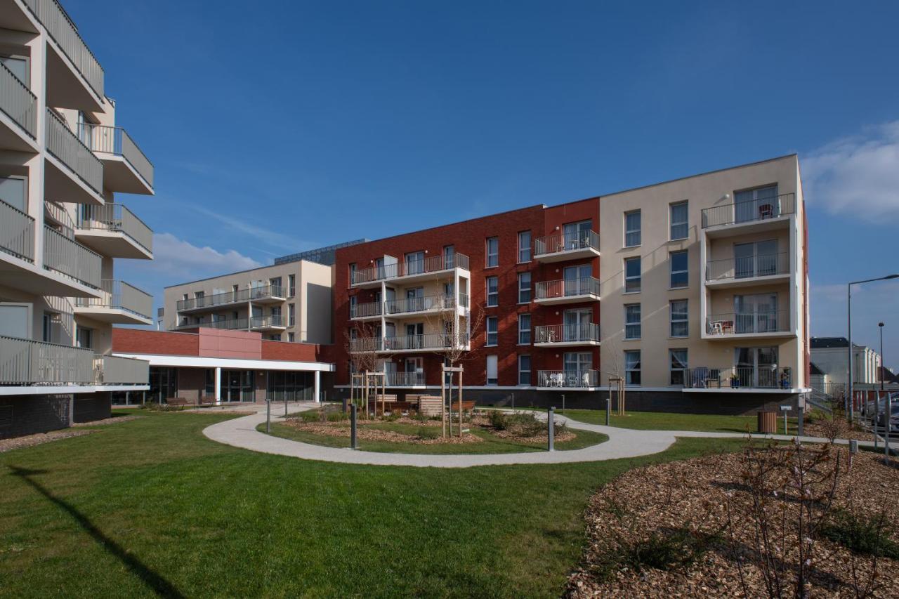 Aparthotel Domitys Les Cerneaux Hazebrouck Exterior foto